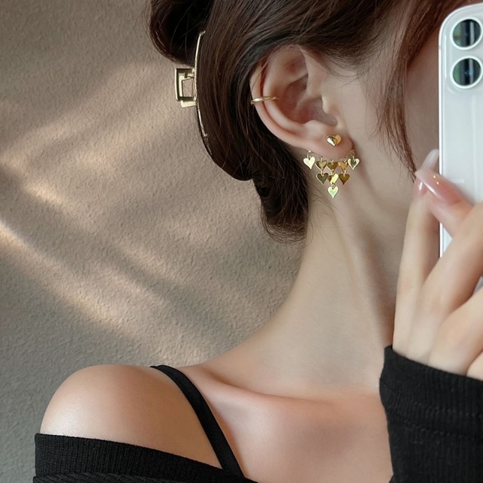 Khuyên Tai Thời Trang Hàn Quốc Bằng Thép Titan Phối Tua Rua