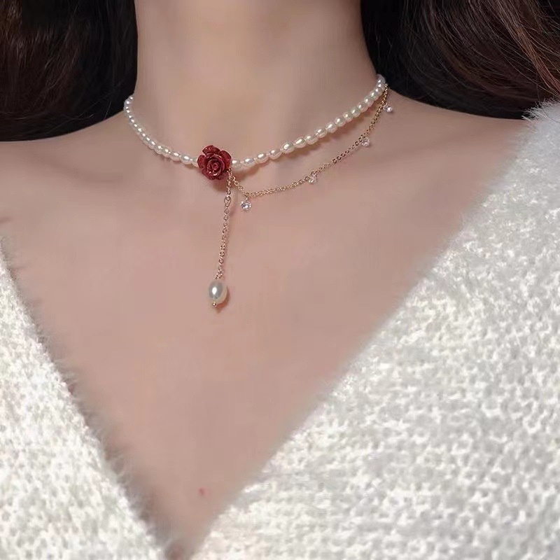 Dây Chuyền Mặt Hoa Hồng Đính Đá Và Ngọc Trai Thời Trang