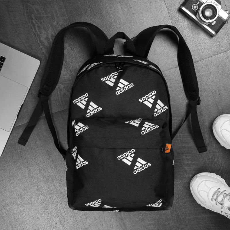 Balo đeo vai ADIDAS với chất liệu 100% Polyester tráng Tarpaulin kháng nước hoạ tiết độc lạ phù hợp cho cả nam và nữ