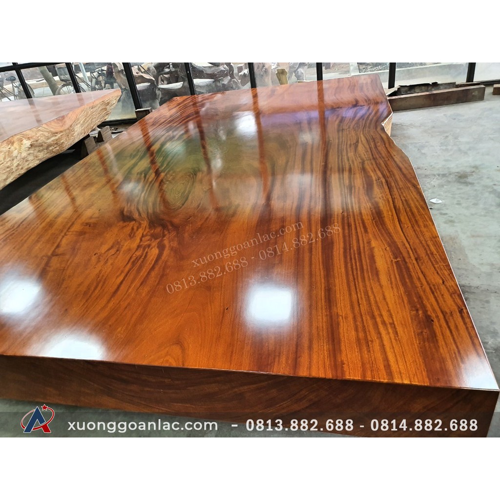 Phản gỗ gõ đỏ nguyên khối cực khủng 446x263x25cm