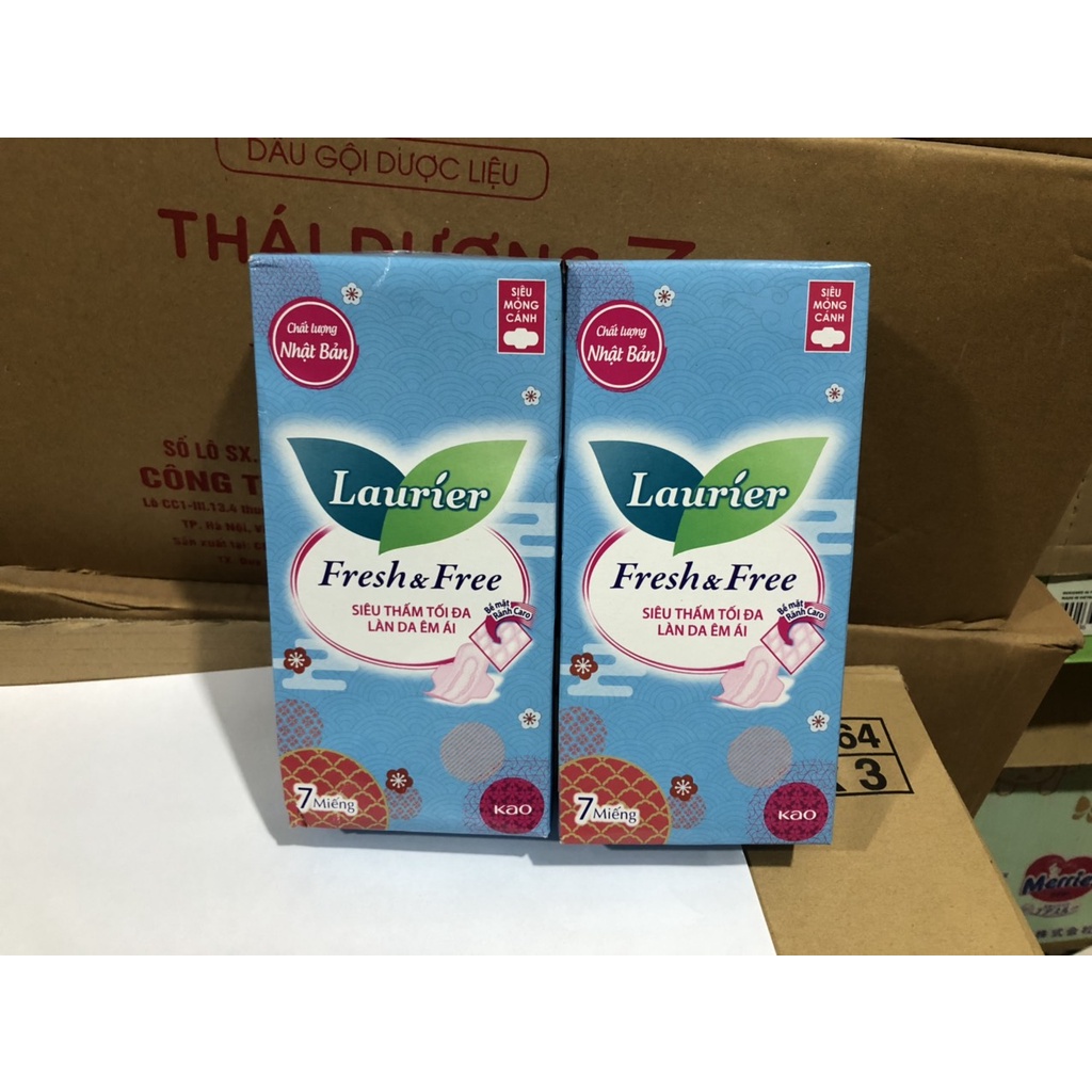 Băng vệ sinh Laurier Fresh &amp; Free siêu mỏng không cánh và có cánh ( 7 miếng/gói )