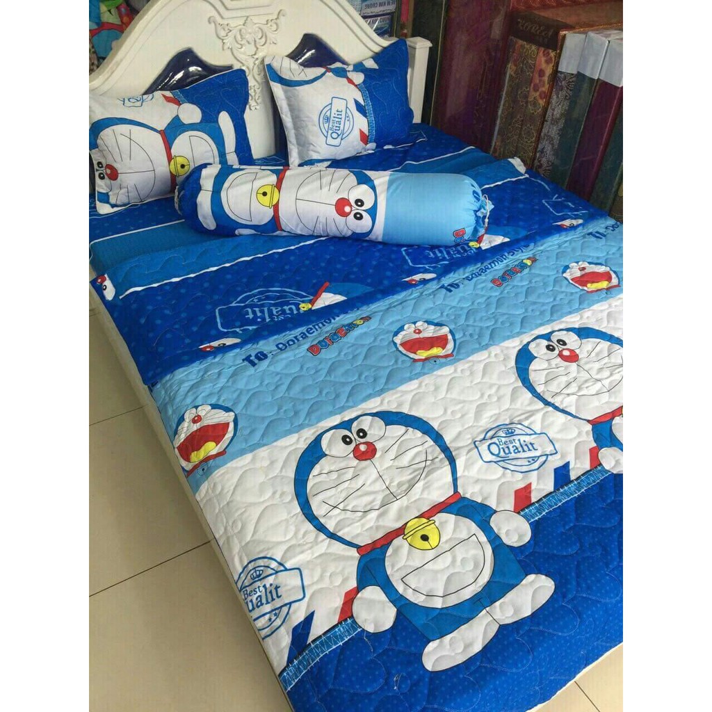 Bộ Chăn Ga Vỏ Gối 5 MÓn họa tiết Hoạt Hình ĐôRêMon gồm ( 1 Drap + 2 Vỏ Gối Nằm + 1 Chăn Hè + 1 Vỏ Gối Ôm