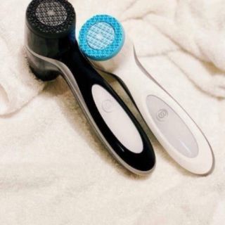 Máy rửa mặt matxa Lumispa