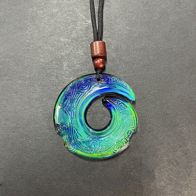 Temperature Sensing Turn when the color changes. Necklace Men s Lucky Transit. natal talisman can change with body temperature. Pendant and women models