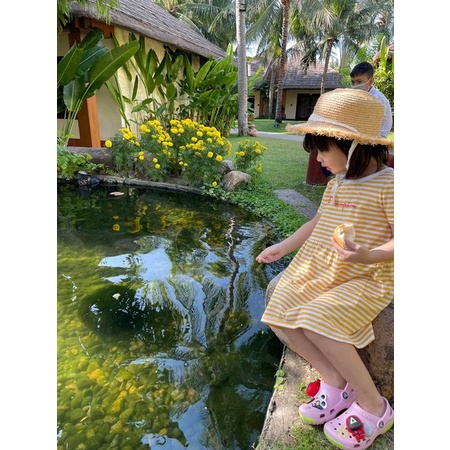 Váy bé gái kẻ thể thao chất cotton