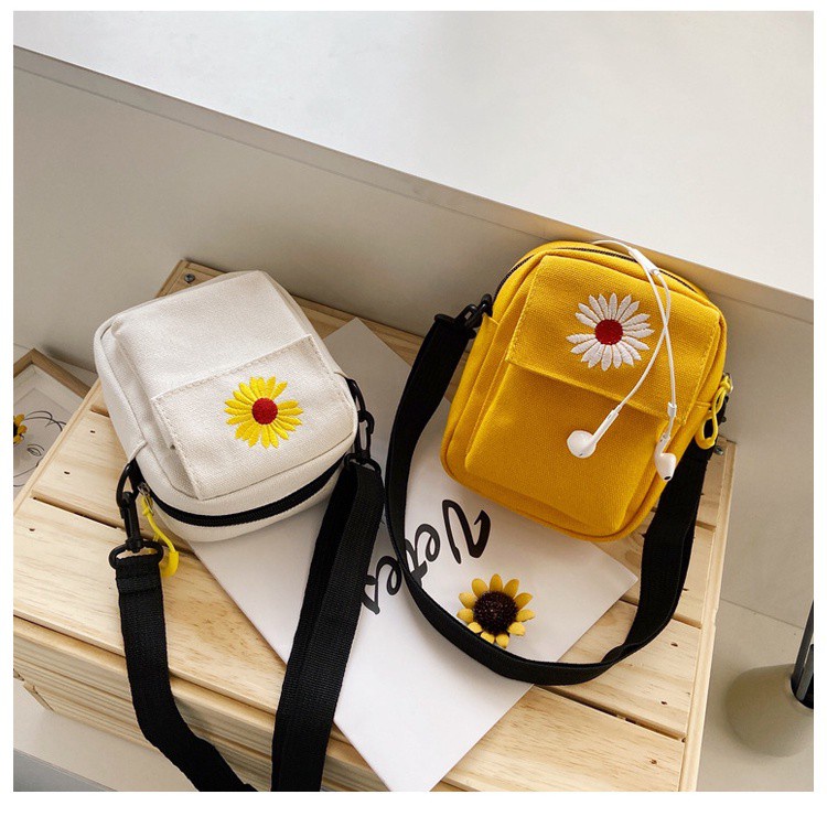 Túi Vải Canvas Đeo Chéo Vai Thêu Hình Hoa Cúc Nhỏ Xinh Thời Trang Vintage Hàn Quốc