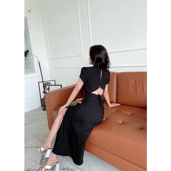 Có bigsize đầm midi xẻ tà nút sau ạ