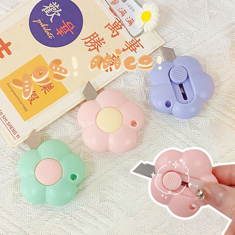 Dao Cắt Giấy Kim Loại Hình Hoa Dễ Thương