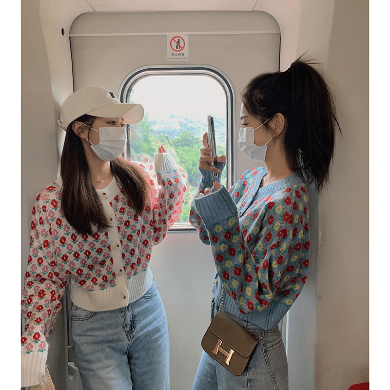 Áo len dáng rộng thời trang mùa thu năm 2021 cho nữ