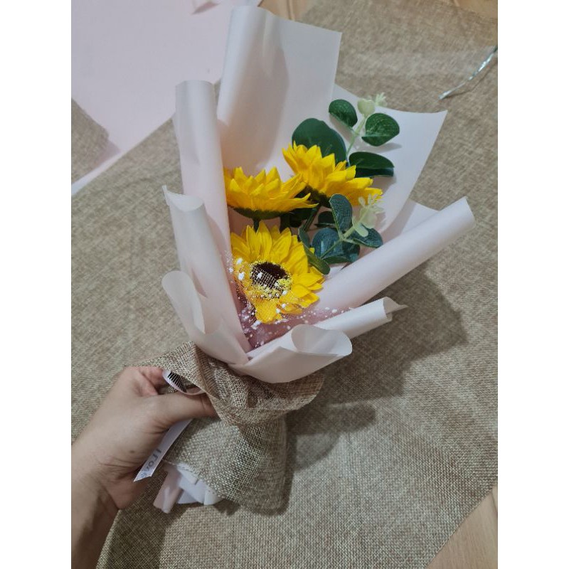 Bó 3 hoa sáp hướng dương kèm túi