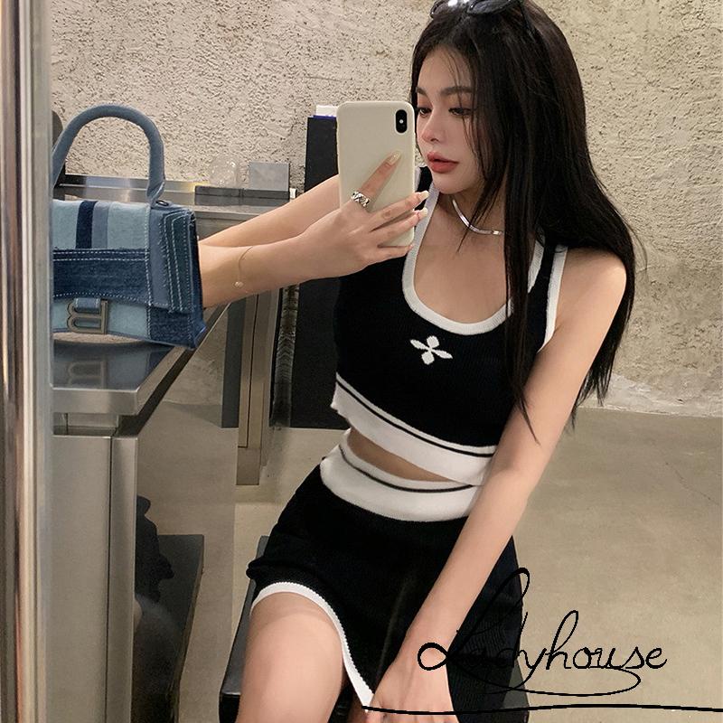 Bộ Trang Phục 2 Mảnh Áo Thun Không Tay Cổ Chữ U Màu Sắc Tương Phản + Chân Váy Ngắn Cạp Cao Mini Dành Cho Nữ