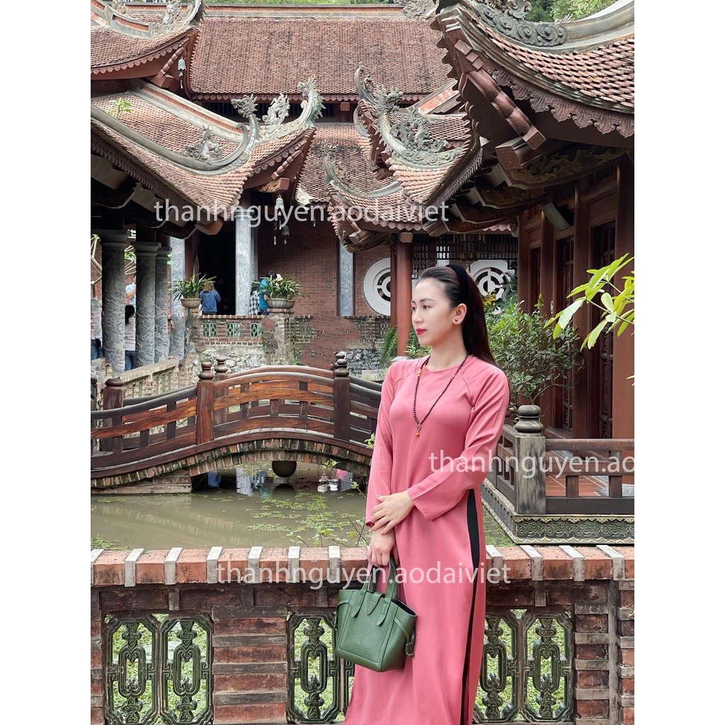 Áo dài hồng đỗ dáng suông truyền thống lụa Tây Thi