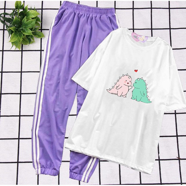 Sét Bộ Đồ Quần Áo Nữ Cá Tính Xinh Cute, Áo Phông Cotton Ngắn Tay In Khủng Long Xanh Hồng Kèm Quần Thun Bo Chun Gấu