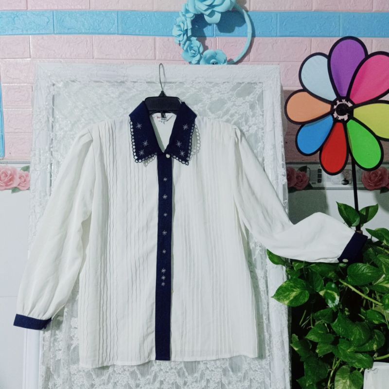 Áo sơ mi trắng phối xanh đen thêu xinh dáng công sở nữ hàng 2hand size M L