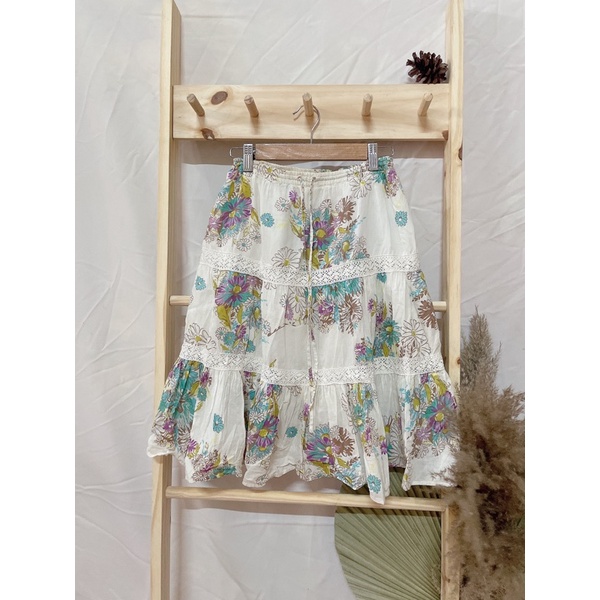 Chân váy 2hand vintage siêu xinh. Mẫu hoa, trẻ trung