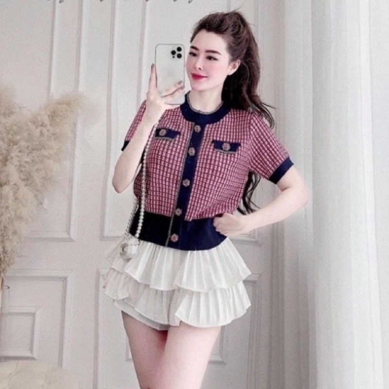 Áo len kẻ cộc tay cổ tròn viền đen đính cúc hoa đá cao cấp siêu đẹp l1