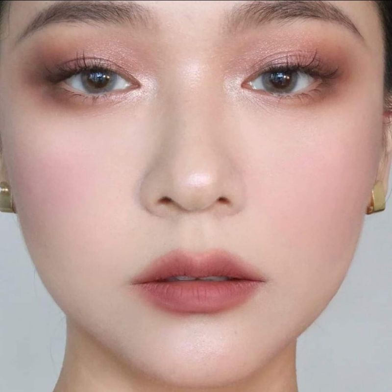 Son kem lì Rare Beauty