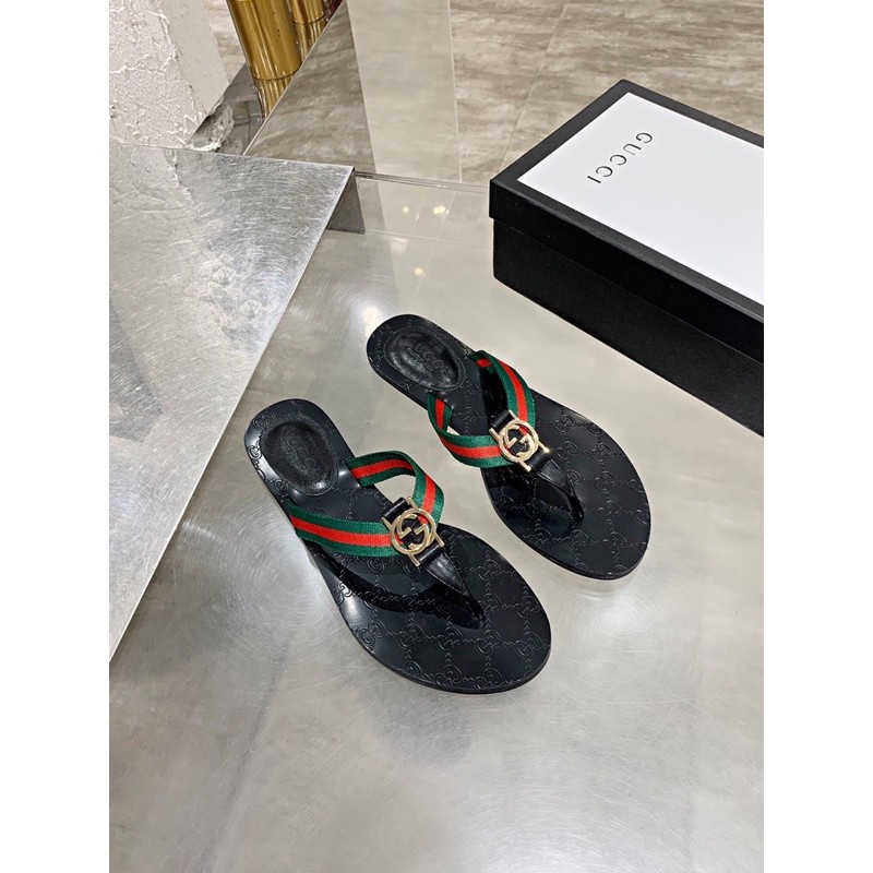 Dép tông Gucci = GC cực chất, mẫu dép GC siêu xinh siêu nhẹ siêu bền, hoạ tiết sang chảnh và dễ đi.