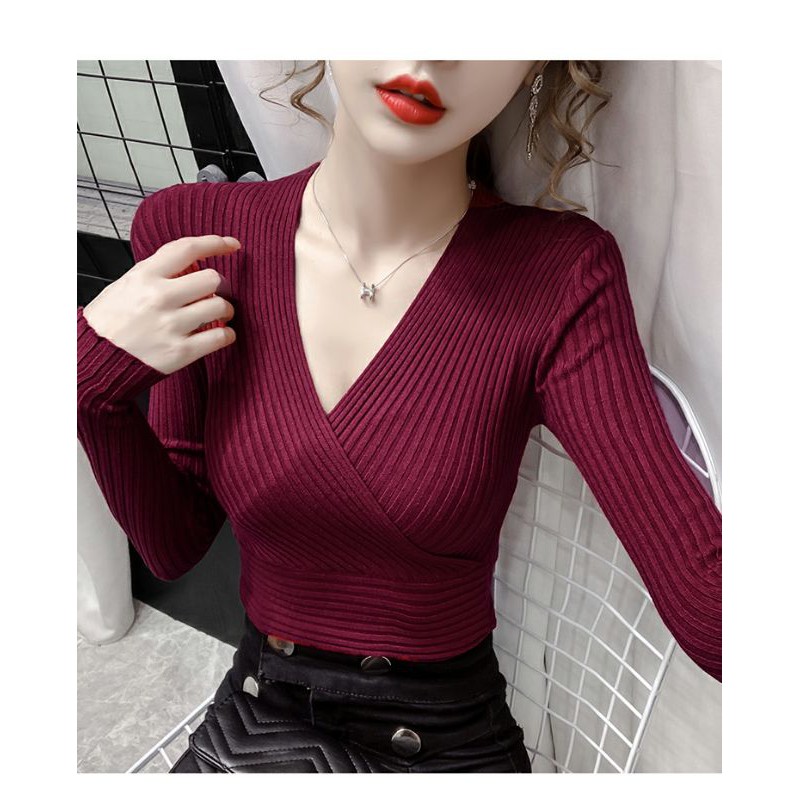 áo len đỏ vạt chéo cổ V