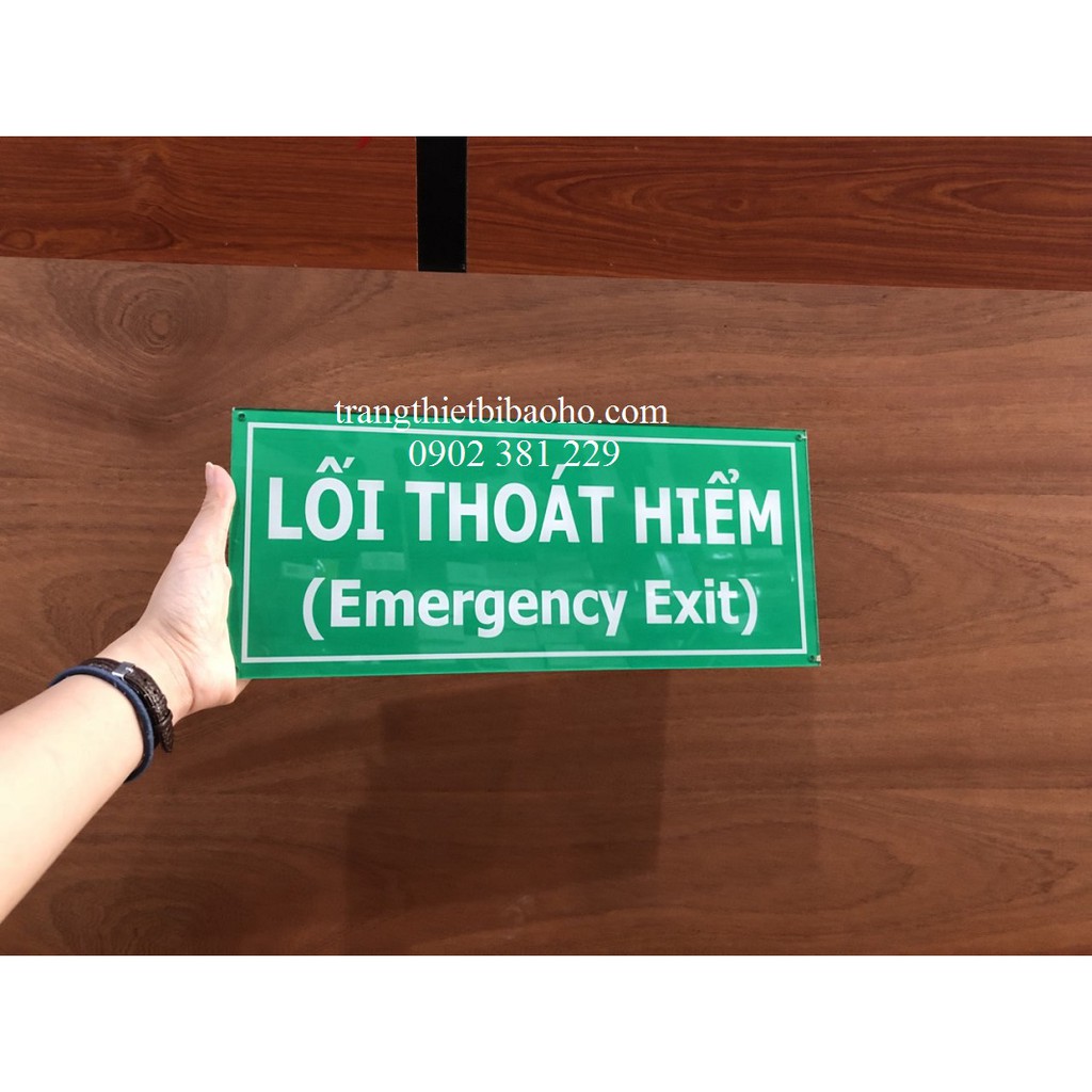 Biển báo mica lối thoát hiểm (Emergency Exit) - kích thước 15 x 30cm