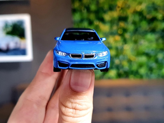 Xe Mô Hình BMW M4 (F82) Yas Marina 1:64 MiniGT ( Xanh Dương )