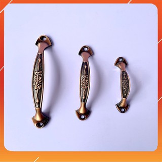 Tay nắm tủ màu đỏ, nâu, vàng