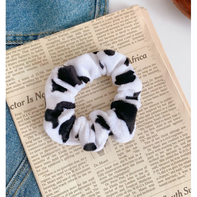 Cột Tóc Scrunchies Bò Sữa Lông Nhung HotTrend