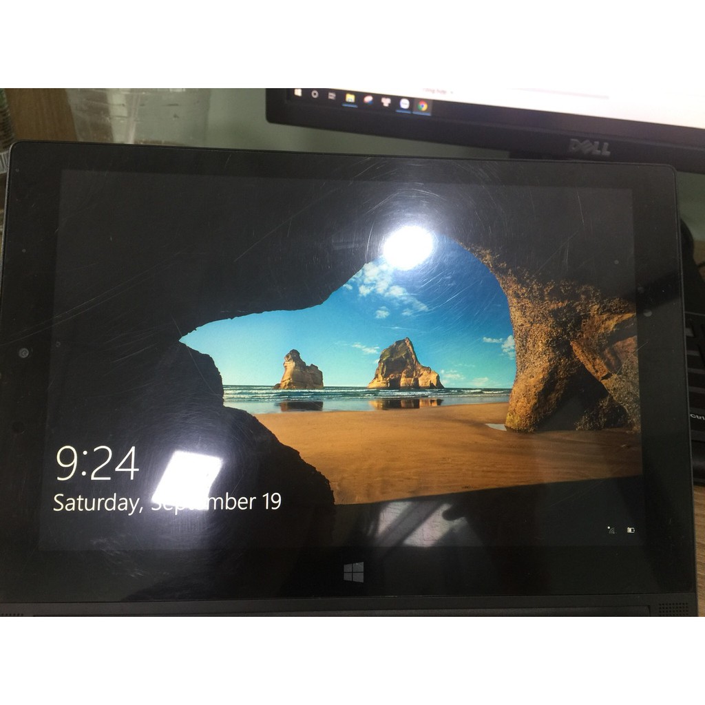 Laptop 2 trong 1 Lenovo Yoga Tabler 2 1051F màn hình cảm ứng 10 inch tặng kèm bàn phím rời | BigBuy360 - bigbuy360.vn