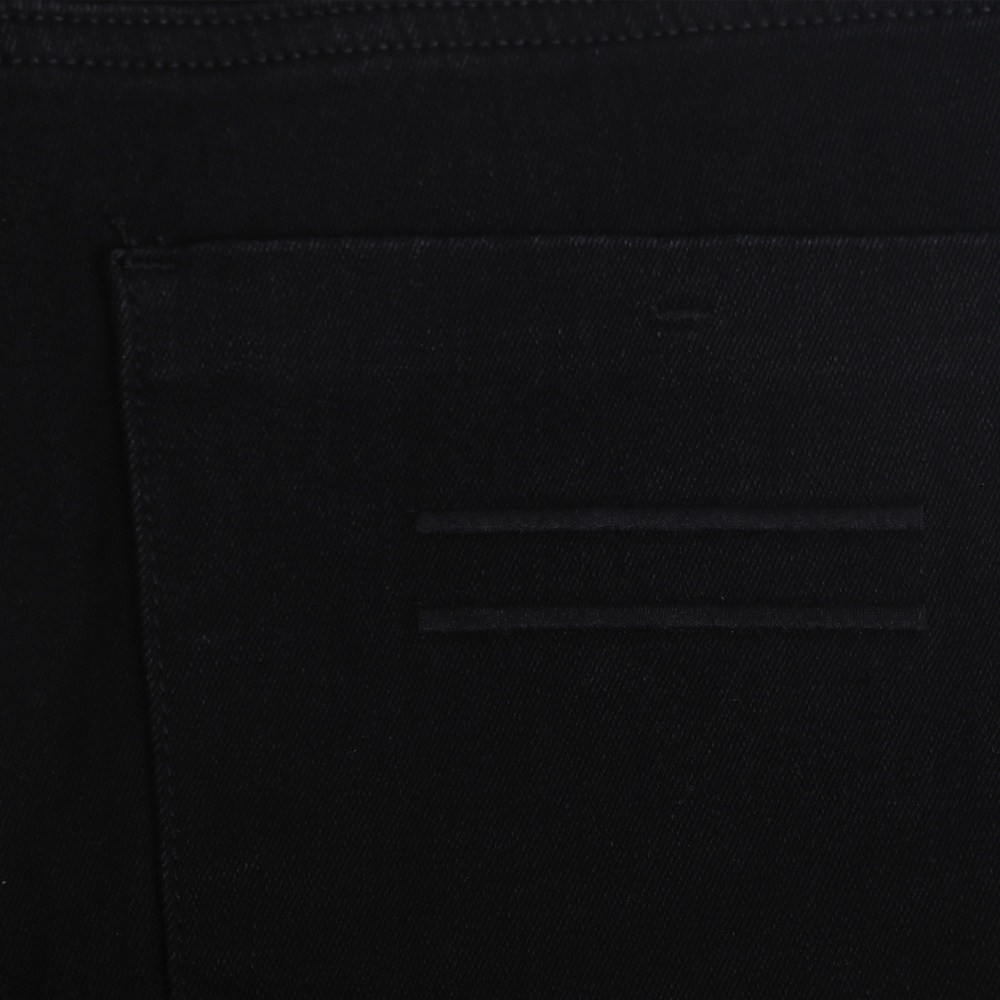 OWEN - Quần short Slim Fit màu Đen - SJ221417
