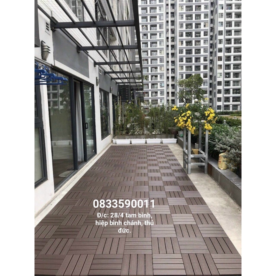 Sàn gỗ nhựa composite lót ban công, sân vườn kích thước 30cmx30cm, chịu nắng chịu nước. Nhận thi công