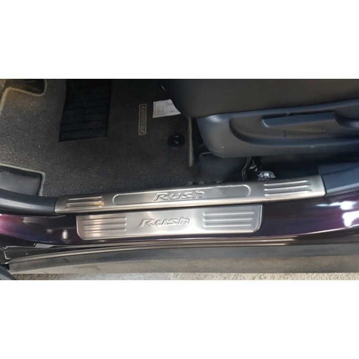 Ốp Bậc Cửa, Nẹp Bước Chân xe Toyota Rush 2018 2019 2020 2021 mẫu inox