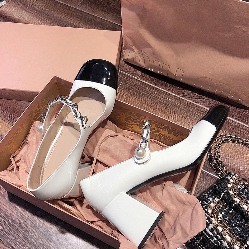 guốc miumiu quai xích