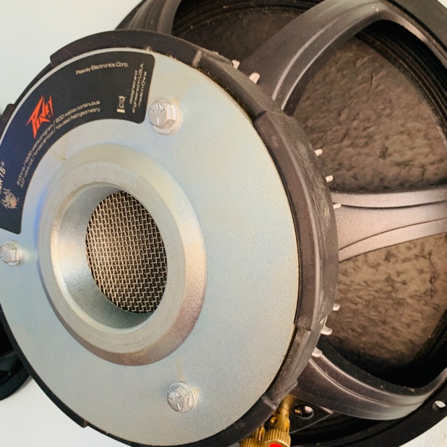 loa peavey black widow 1508