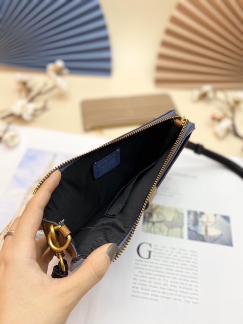 TÚI COACH CLUTCH NOA POP-UP 31864