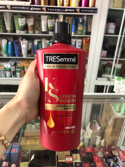 Dầu gội Dầu Xã TRESemme Keratin Smooth Tinh dầu Argan và Keratin vào nếp suôn mượt 650g