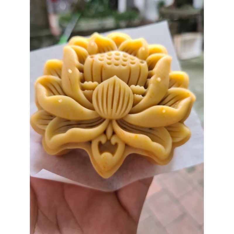 Khuôn Trung Thu Lò Xo 1 Mặt Hoa Sen 150g