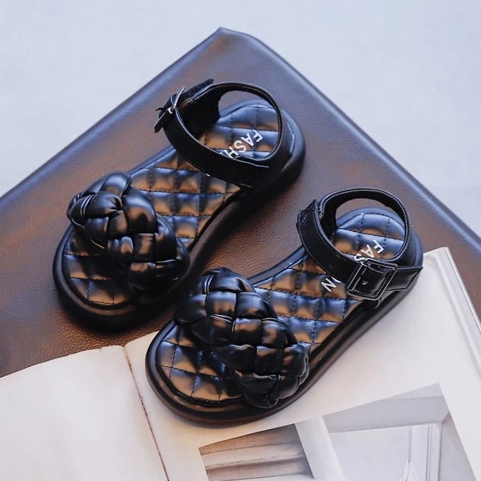 Giày sandal bằng nhựa cho bé gái từ 2 Size 30-35 (màu xám) + 4-7 tuổi