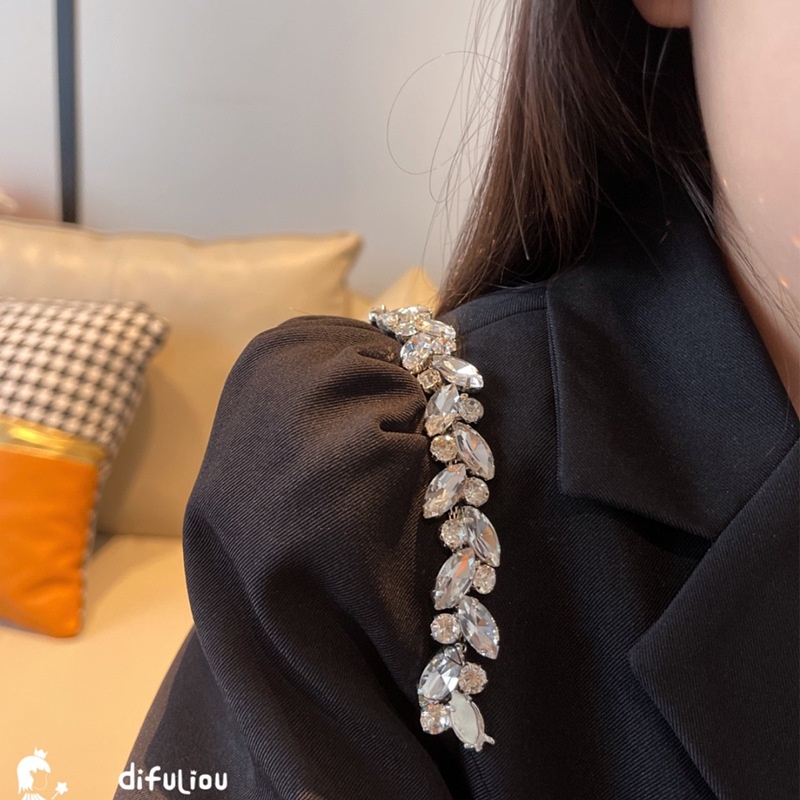 Set áo véc chân váy gắn đá trang trí vai cực sang chảnh cho bé gái hàng loại 1