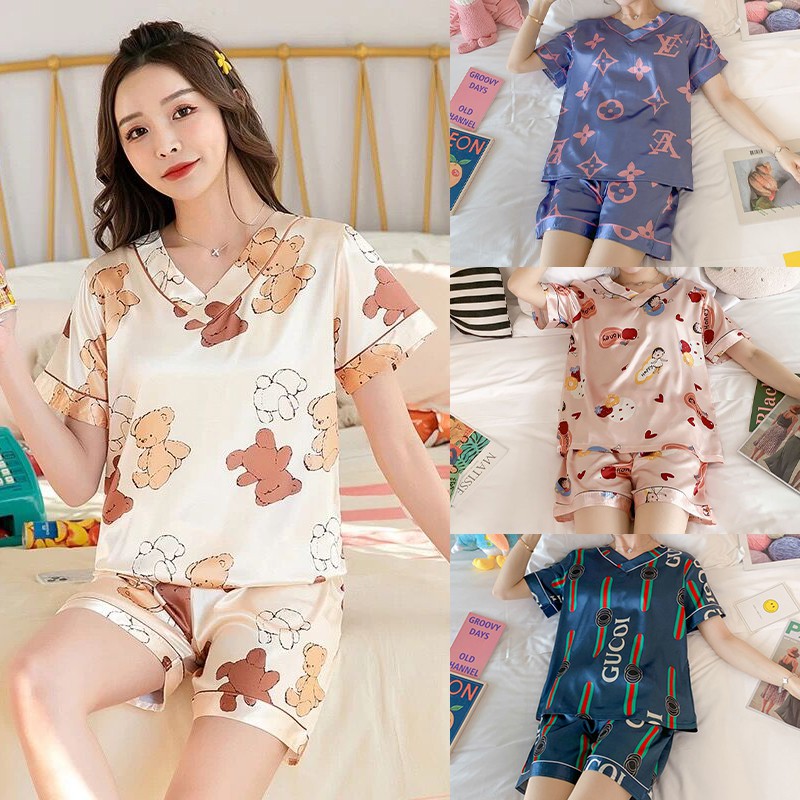 Bộ Đồ Ngủ Vải Satin In Họa Tiết Gợi Cảm Cho Nữ | BigBuy360 - bigbuy360.vn