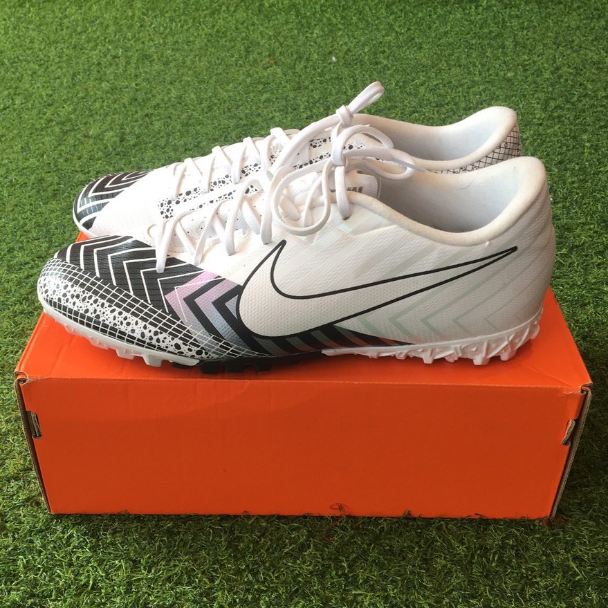 【Giày chạy thể thao】Giày bóng đá Nike Mercurial Vapor 13 Academy TF Dream Speed 3 - White/Black - CJ