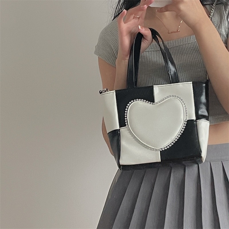 Túi xách tay IELGY họa tiết màu kẻ ô tương phản trái tim dành cho nữ