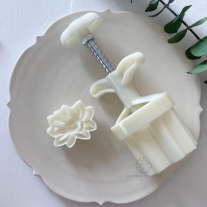 Set 3 Khuôn Làm Bánh Trung Thu Hình Mèo May Mắn 30-50g