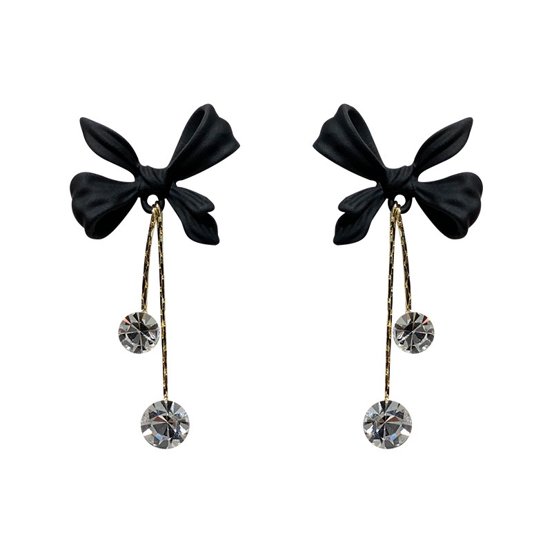 Bông tai hình nơ đính đá phối tua rua độc đáo thời trang mùa thu 2021 cho nữ