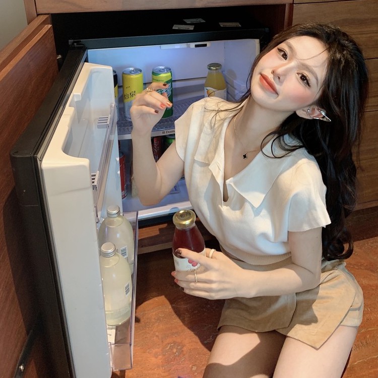 Áo Thun Nữ Có Cổ Croptop Dệt Kim Không Tay Cổ Chữ V Thời Trang Gợi Cảm 4 Màu Tùy Chọn Dành Cho Nữ