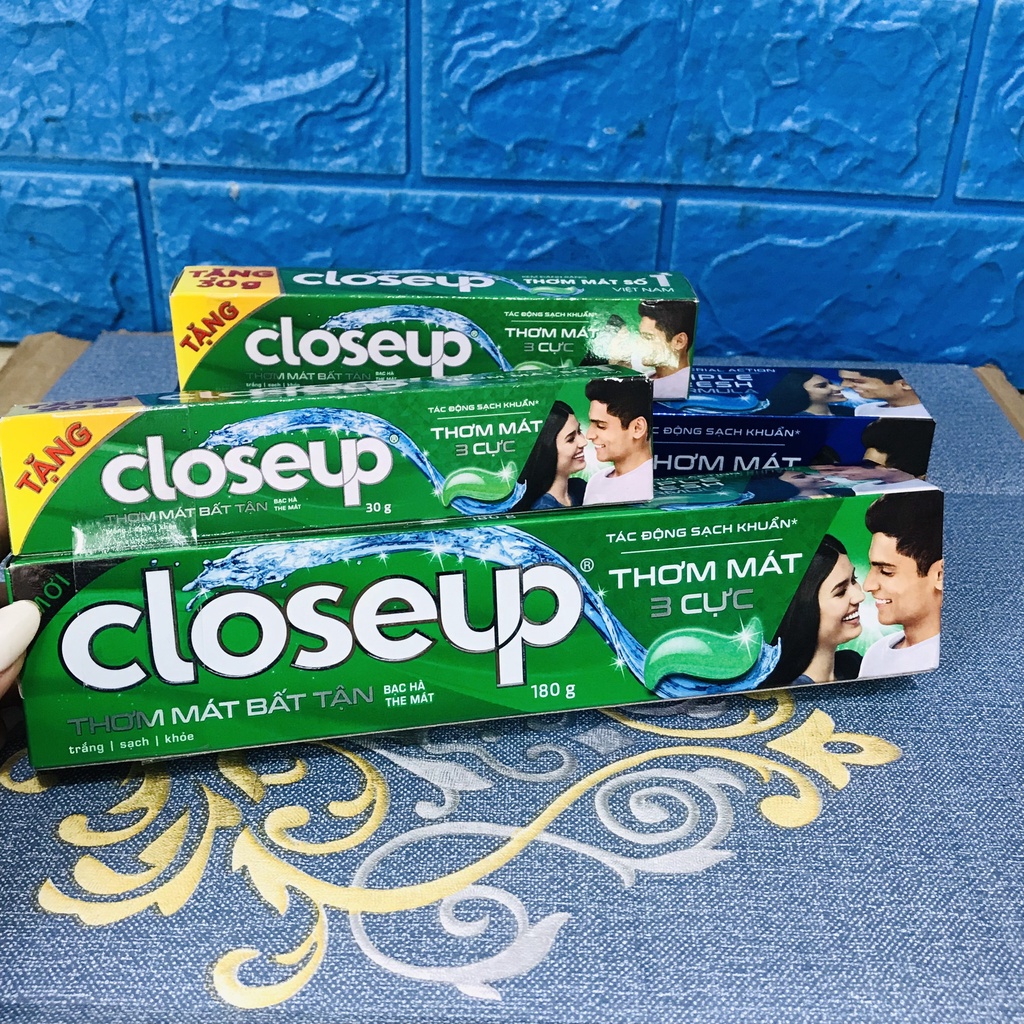 KEM ĐÁNH RĂNG CLOSE UP TRẮNG RĂNG TỰ NHIÊN 180G