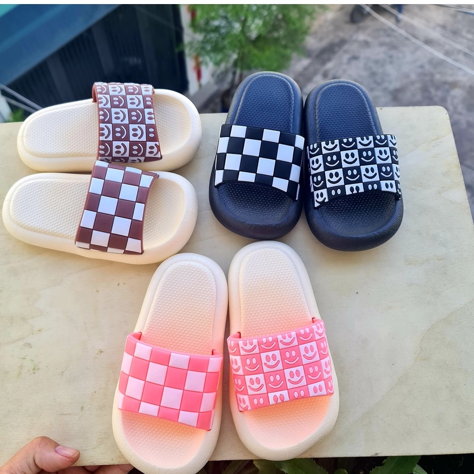Dép đế bánh mì chật liệu cao su siêu mềm cho bé trai bé gái hình mặt cười