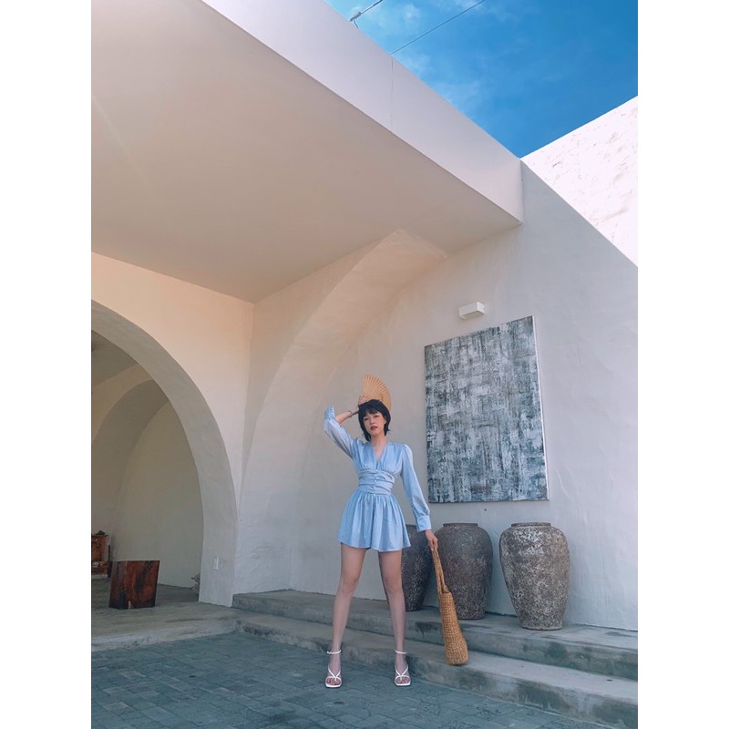 Áo liền quần lụa màu xanh | BigBuy360 - bigbuy360.vn