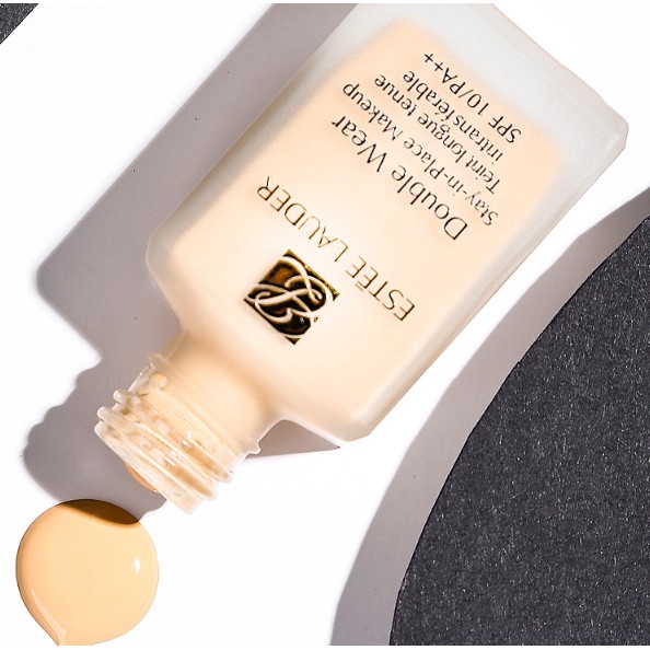 Kem nền dưỡng ẩm và kiềm dầu Estee Lauder 30ml | BigBuy360 - bigbuy360.vn