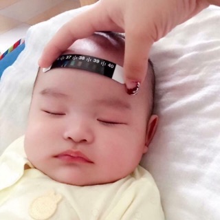 Nhiệt kế dán Fever Reader Thái Lan