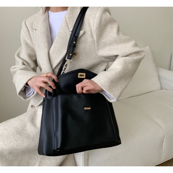 [HÀNG ĐANG VỀ] Túi da trơn mềm túi hộp trước khóa kéo P022 | BigBuy360 - bigbuy360.vn